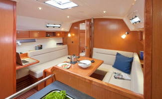 CharterBavaria36_04
