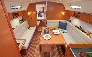 CharterBavaria36_05